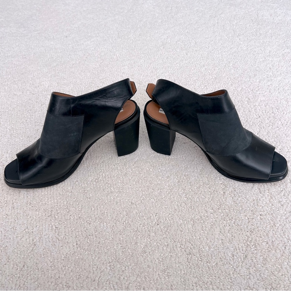 & Other Stories sz 7 genuine leather heels with toe cut outs and suede detailing